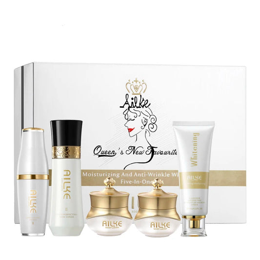 Queen’s New Favorite Moisturizing and Anti-Wrinkle Whitening Collection